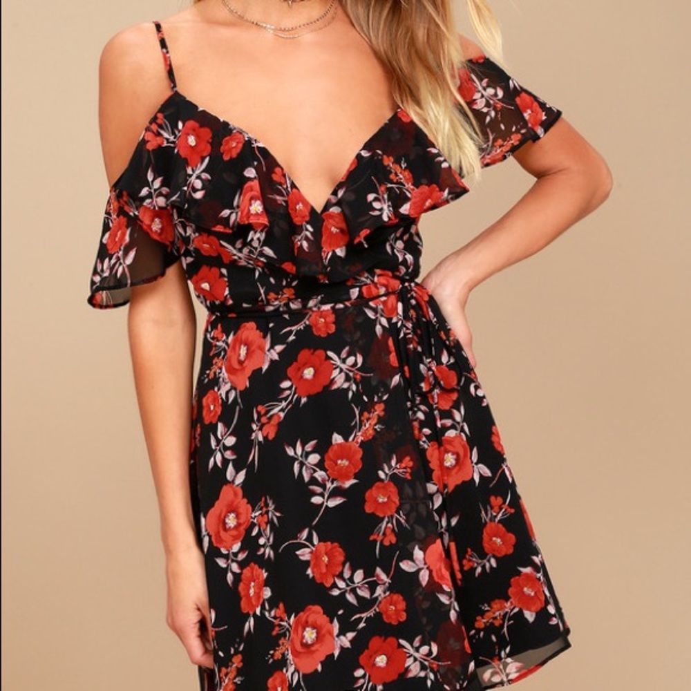 NWOT Lulu’s Wrap Dress